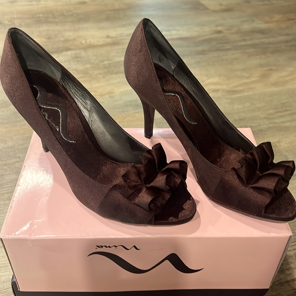 Chocolate brown size 8M